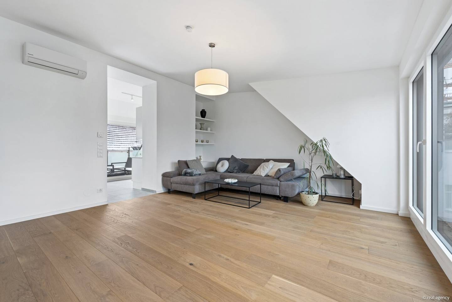 Penthouse apartment with terrace in Vienna 1120 near Hietzinger Bad