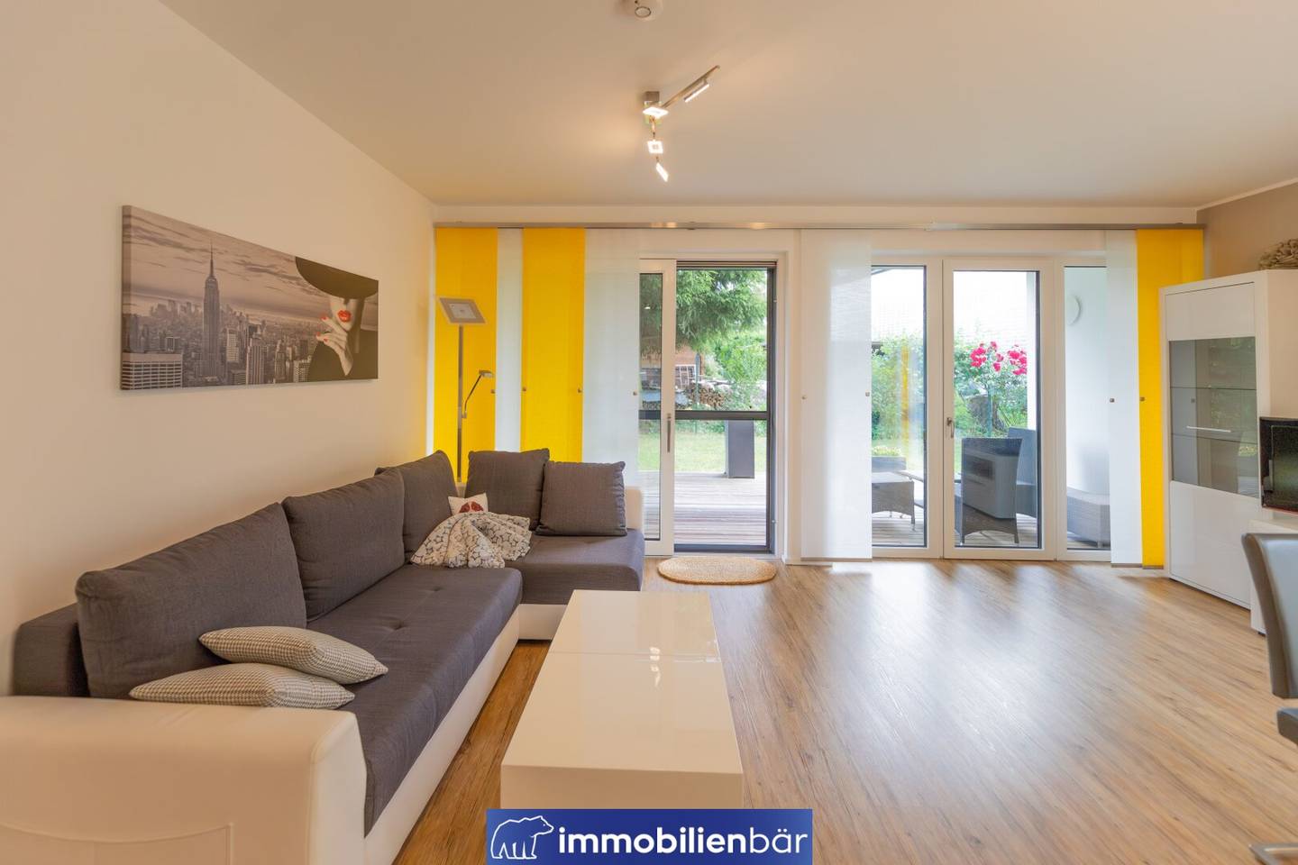 Helle Erdgeschosswohnung mit Terrasse und Gartennutzung