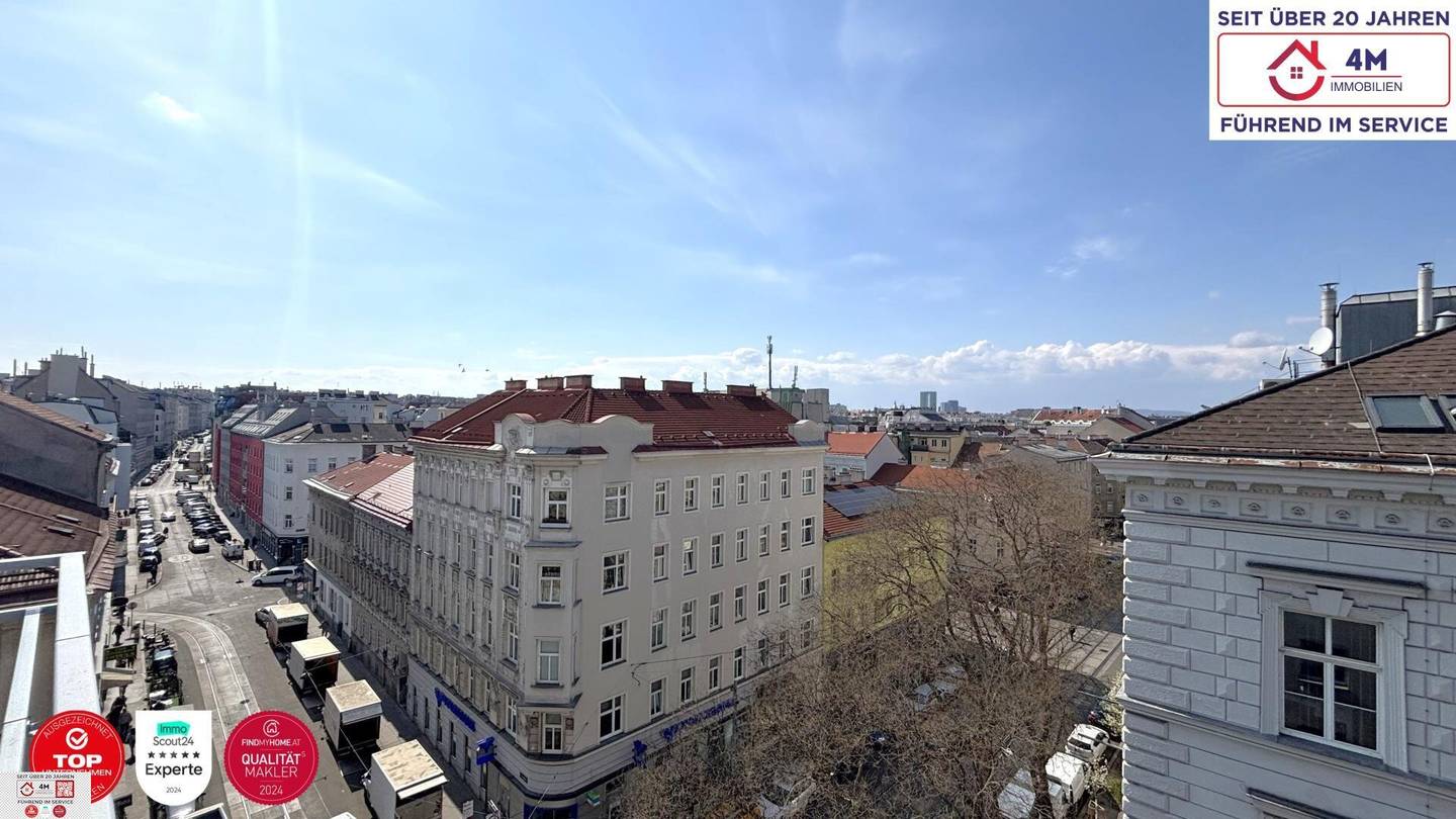 Bright attic apartment with terrace and city view