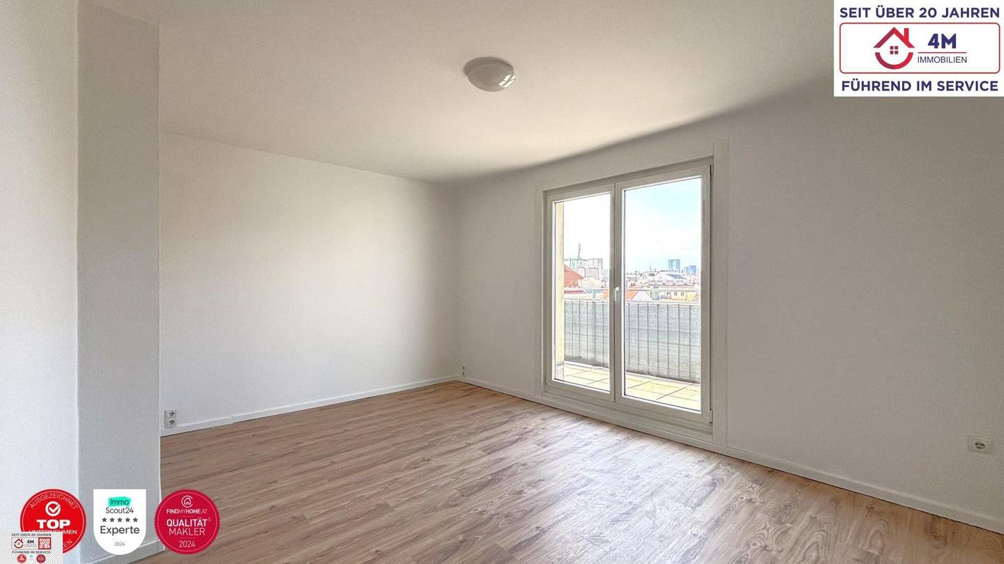 Bright attic apartment with terrace and city view