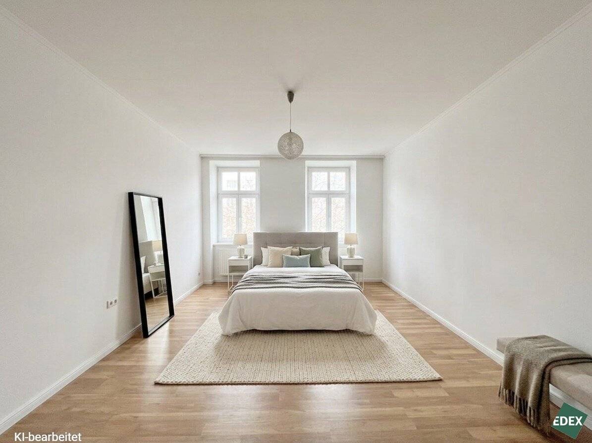 Altbau apartment with design potential near U1 Keplerplatz