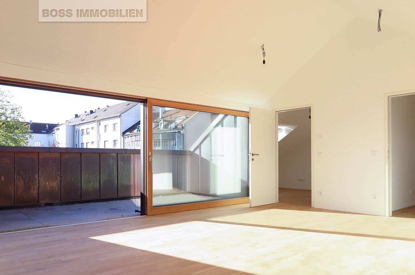 Bright Penthouse Apartment with Terrace and Air Conditioning