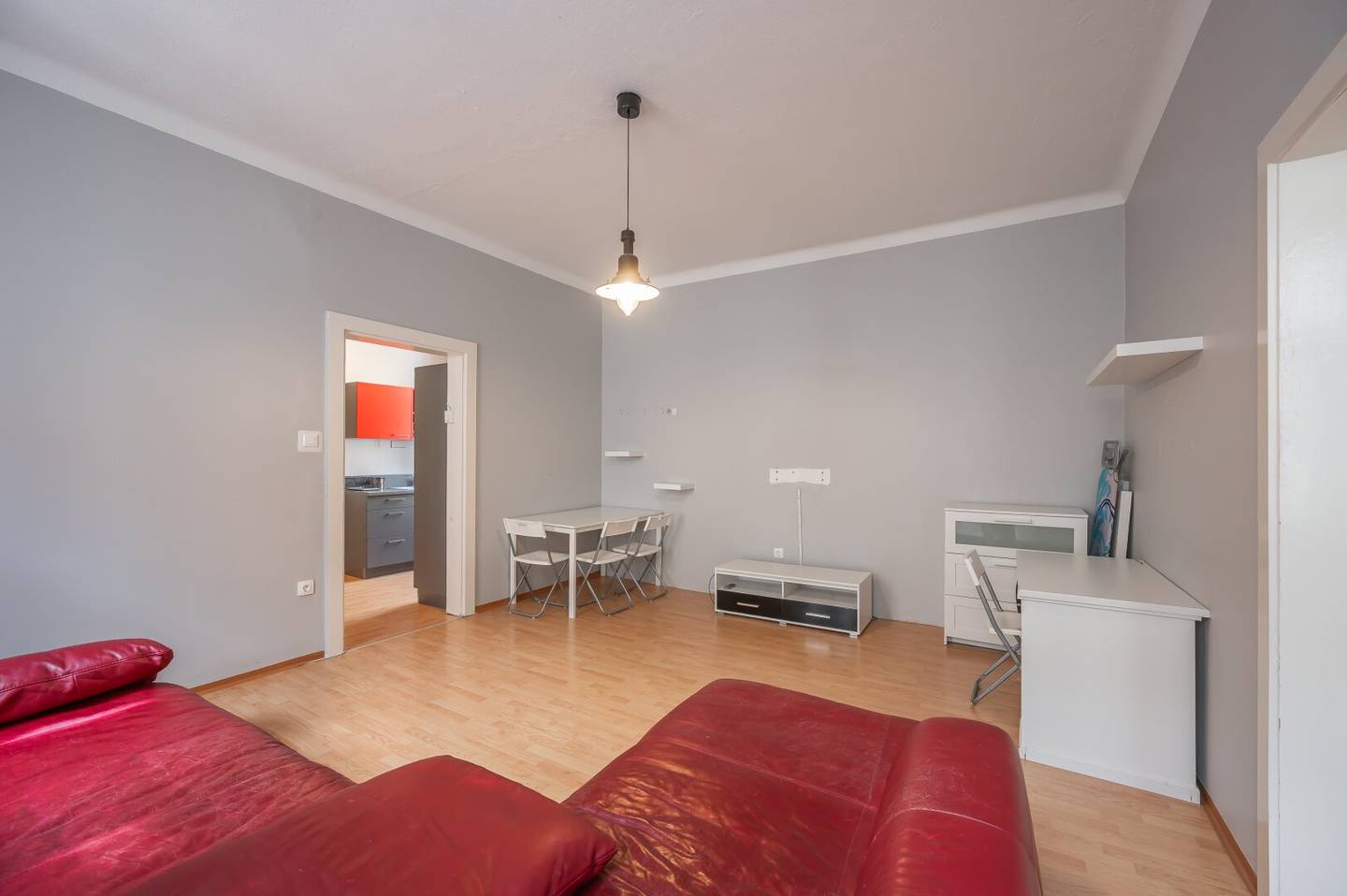 ++KLNB121++ sanierungsbedürftige 2-Zimmer-Wohnung in sehr guter Lage! - Airbnb