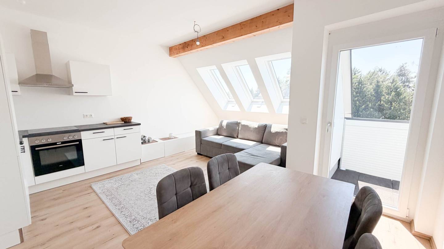 Dachgeschosswohnung mit Balkon und Grünblick in Vasoldsberg