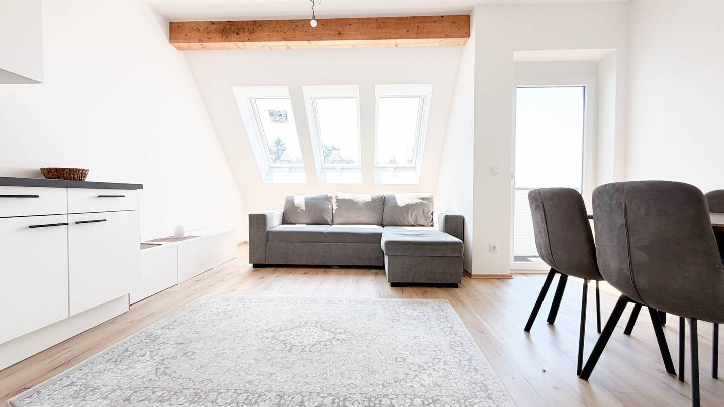 Dachgeschosswohnung mit Balkon und Grünblick in Vasoldsberg