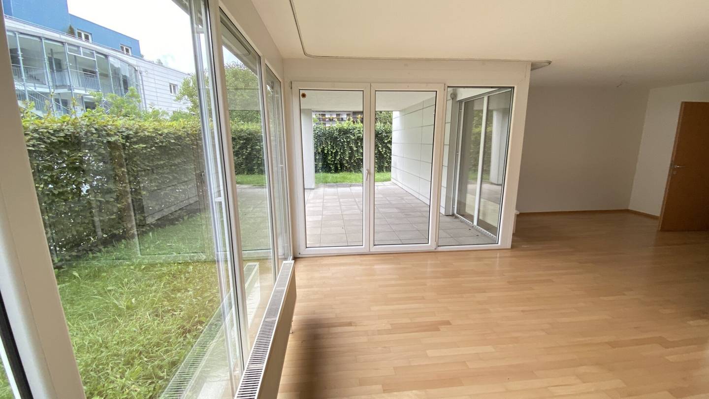 Helle Gartenwohnung mit Terrasse und Tiefgarage in Schruns