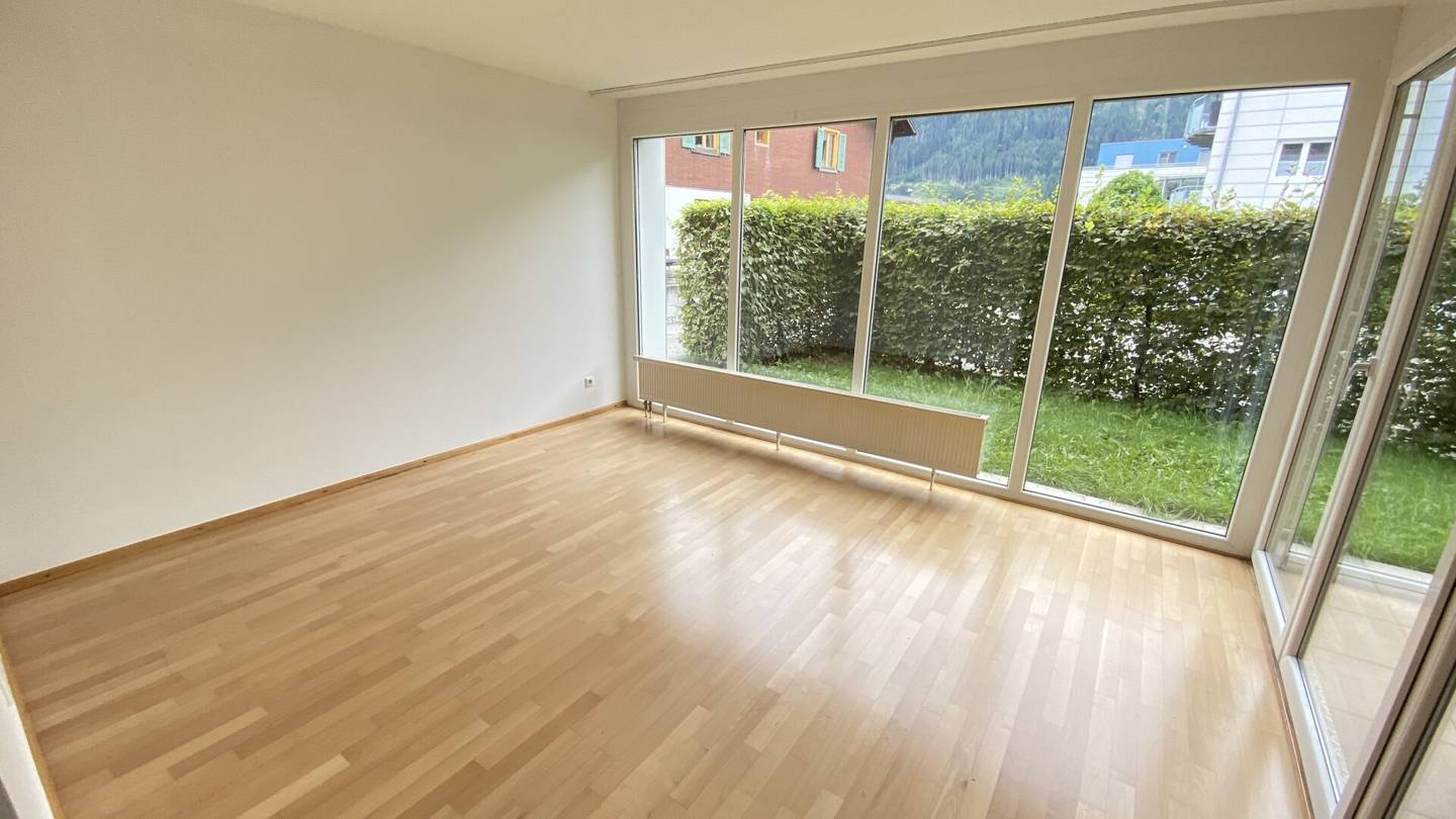 Helle Gartenwohnung mit Terrasse und Tiefgarage in Schruns
