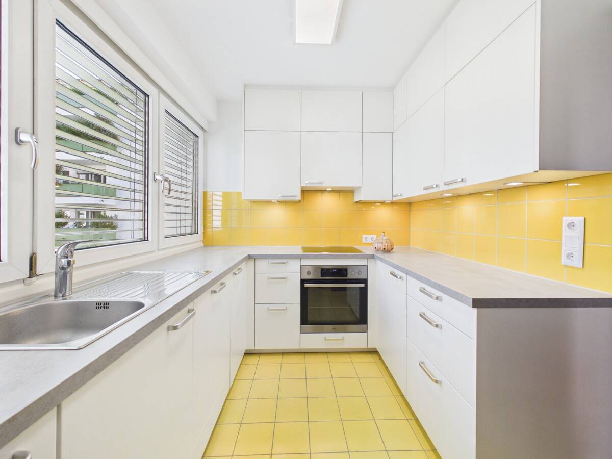 Erdgeschosswohnung mit Terrasse und Tiefgarage in Waidmannsdorf