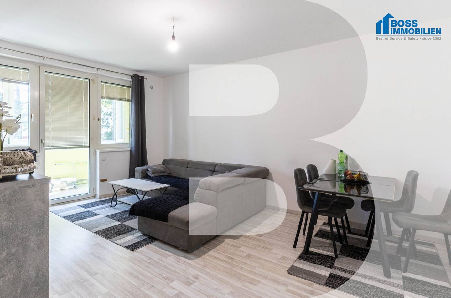 Helle Wohnung mit Loggia und Einbauküche in Haid