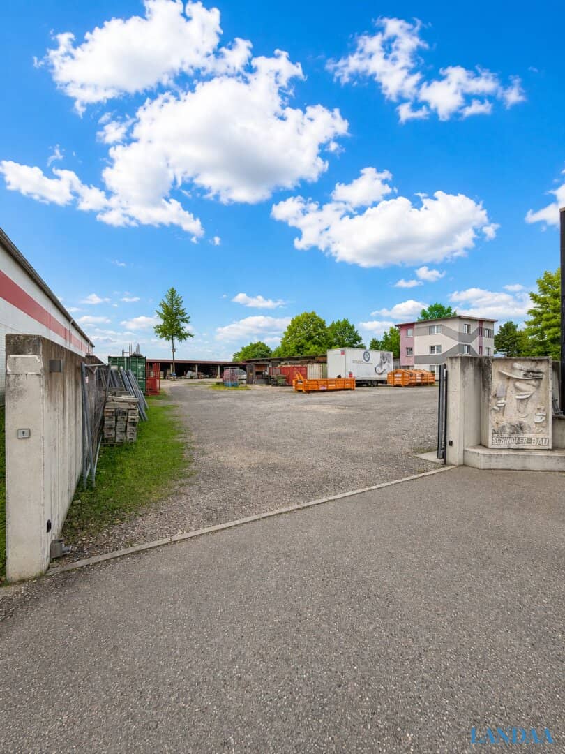 Well-maintained warehouse with generous open space