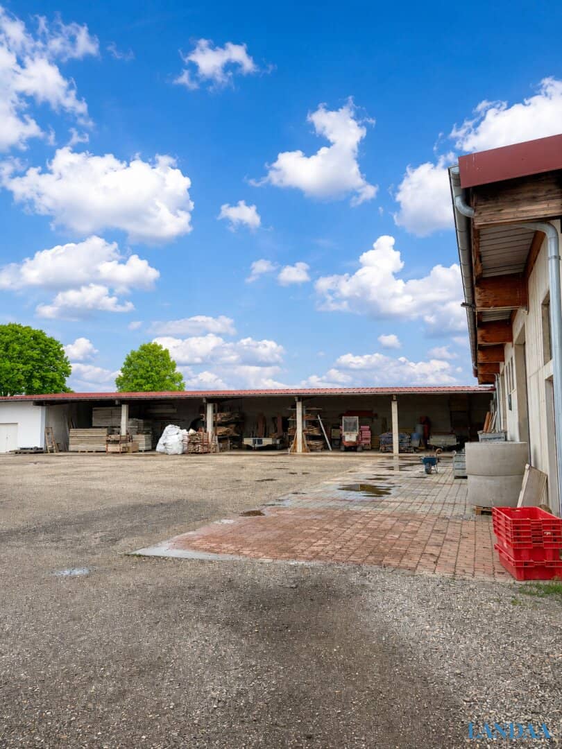 Well-maintained warehouse with generous open space