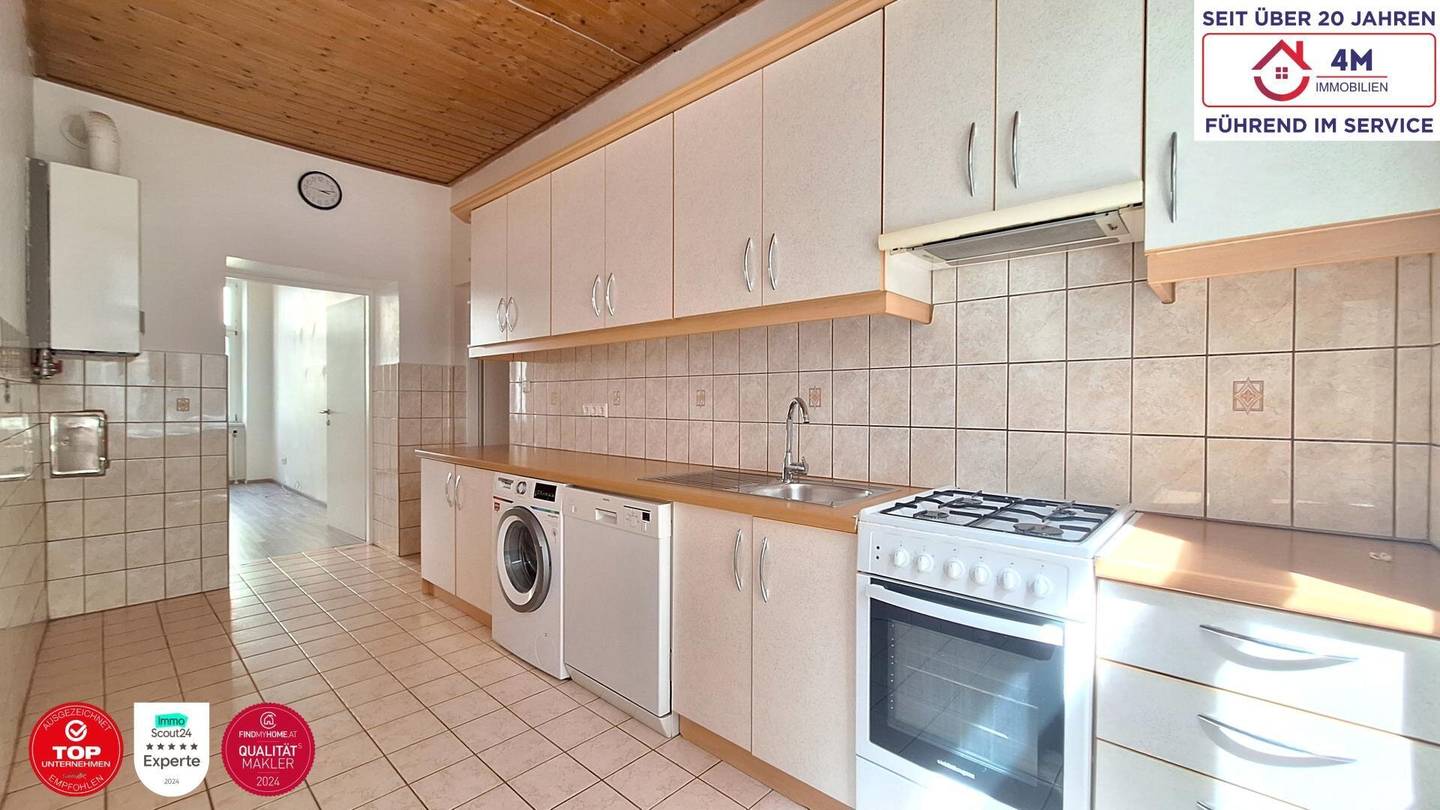 Quiet period apartment with courtyard orientation near Rennweg