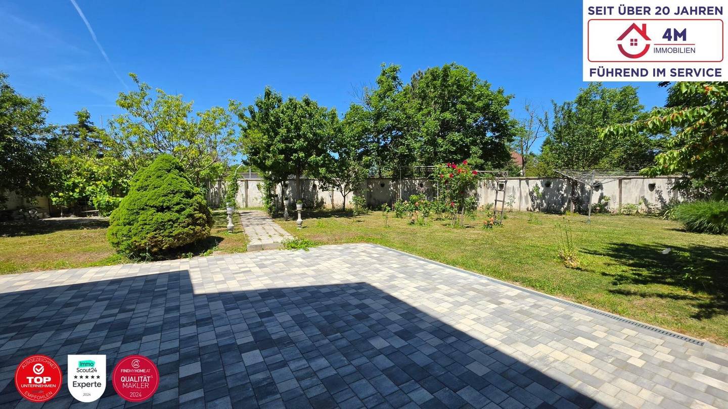 Renovated multi family house with separate apartment and expansion potential