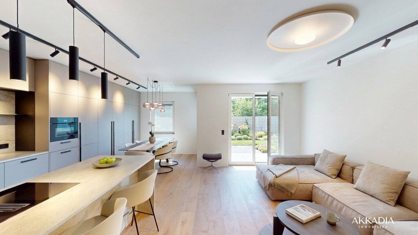Semi-detached house with garden and rooftop terrace