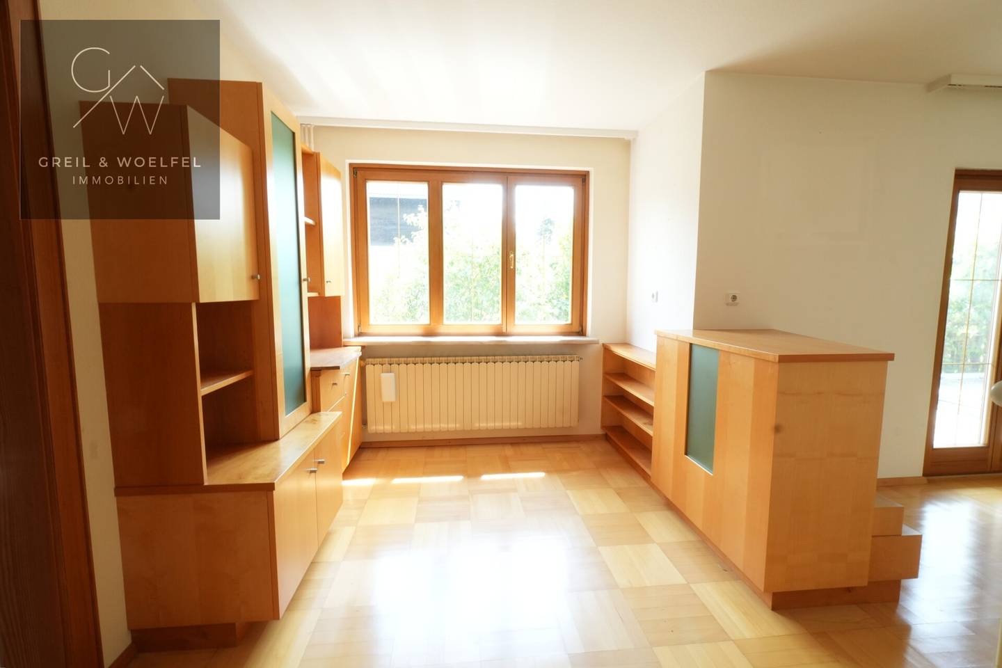 Renovierungsbedürftiges Einfamilienhaus mit großem Grundstück