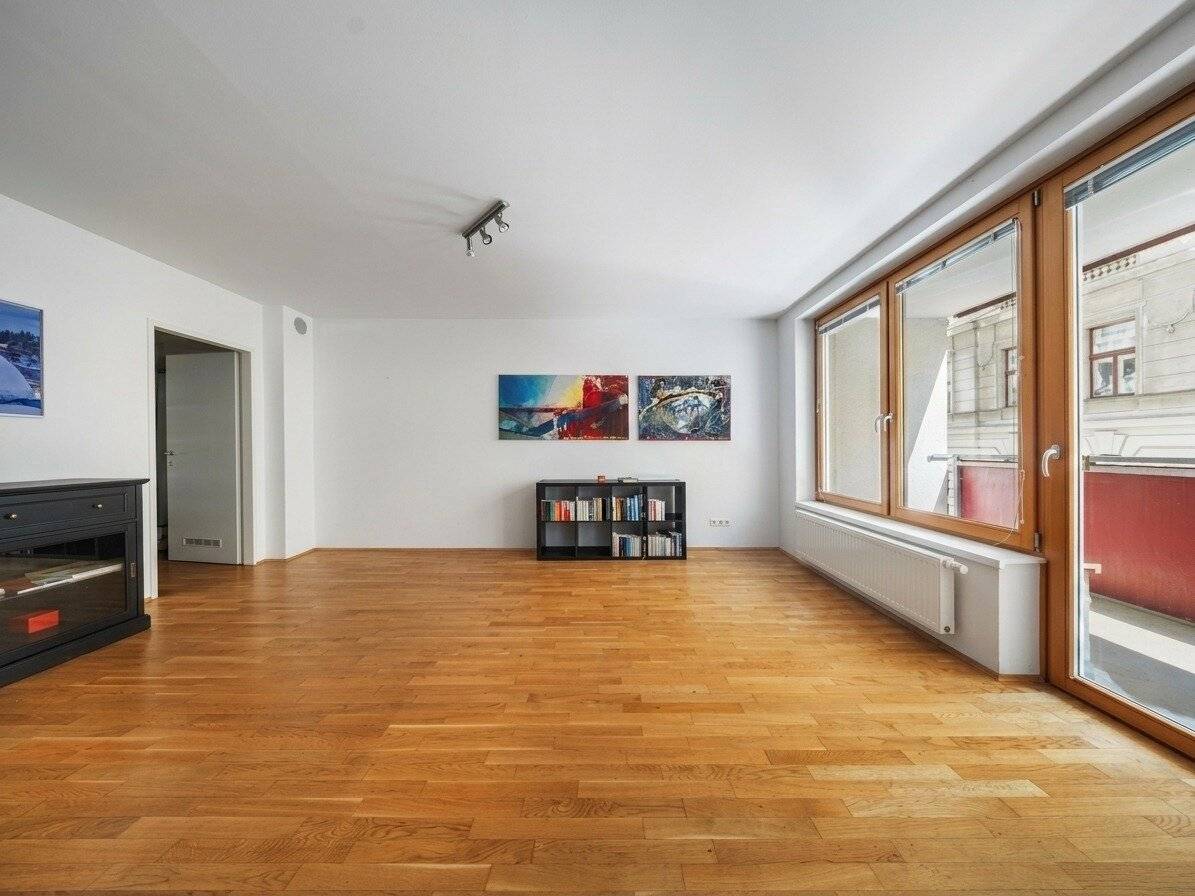 Apartment with garden and two loggias in a central location