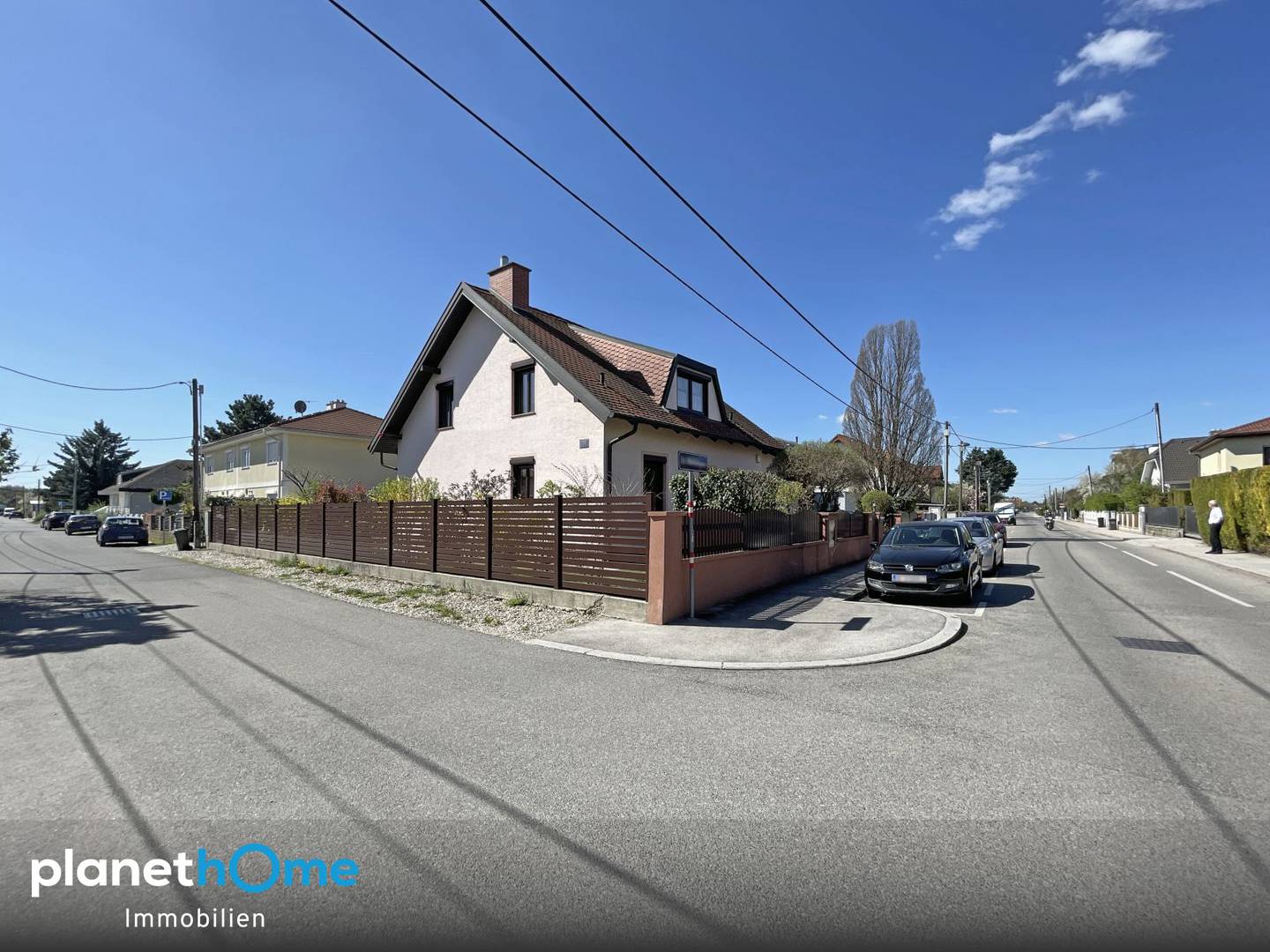 Einfamilienhaus mit Garten und Wintergarten in grüner Ruhelage