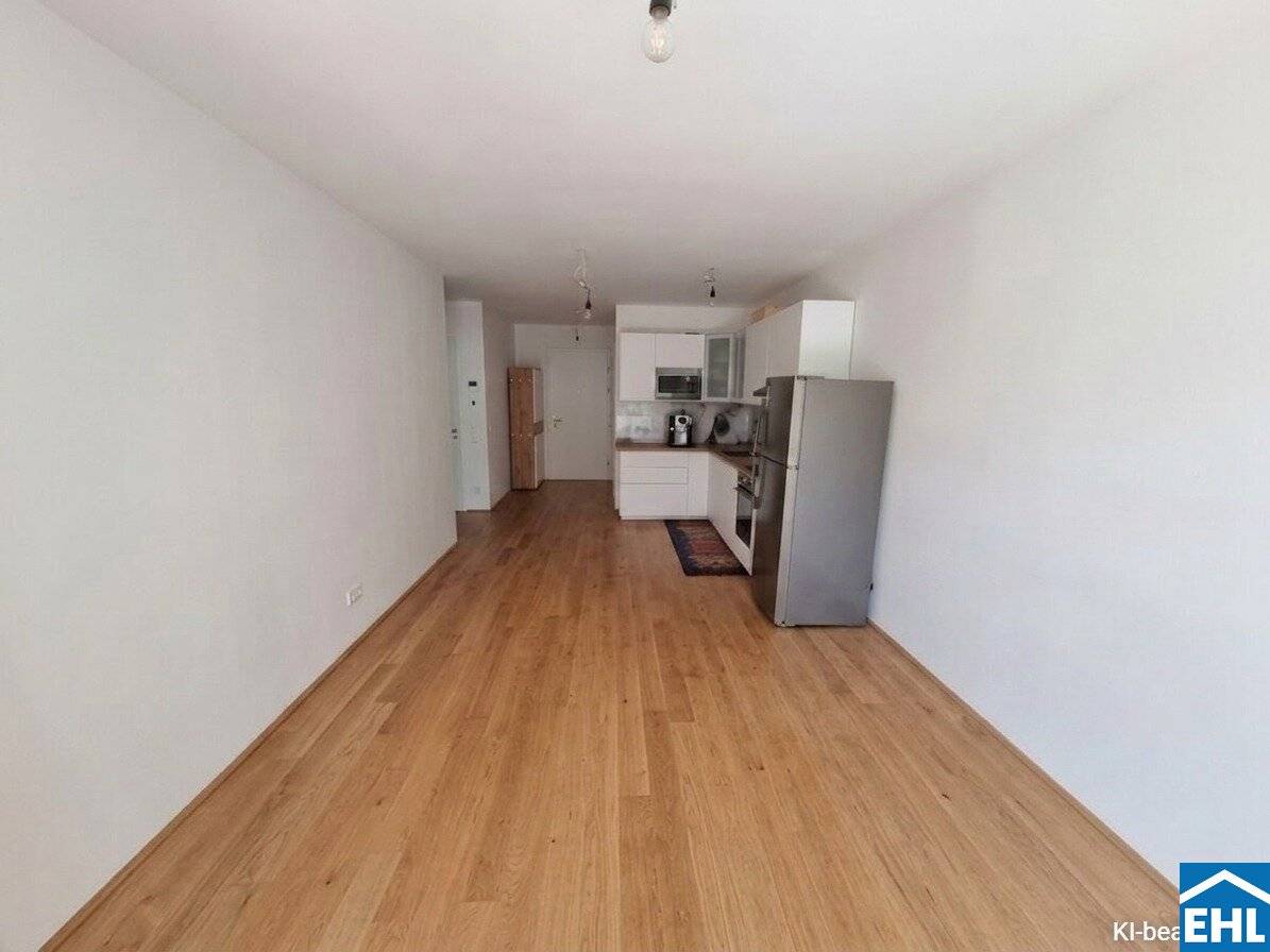 Family Apartment with Balcony and Parquet in Floridsdorf