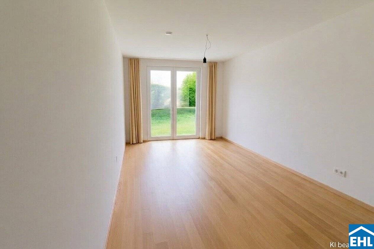 Family Apartment with Balcony and Parquet in Floridsdorf