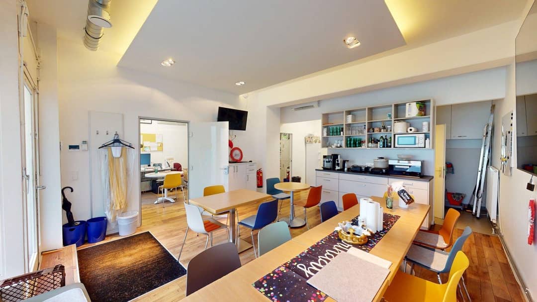 Renovated courtyard commercial space with air conditioning