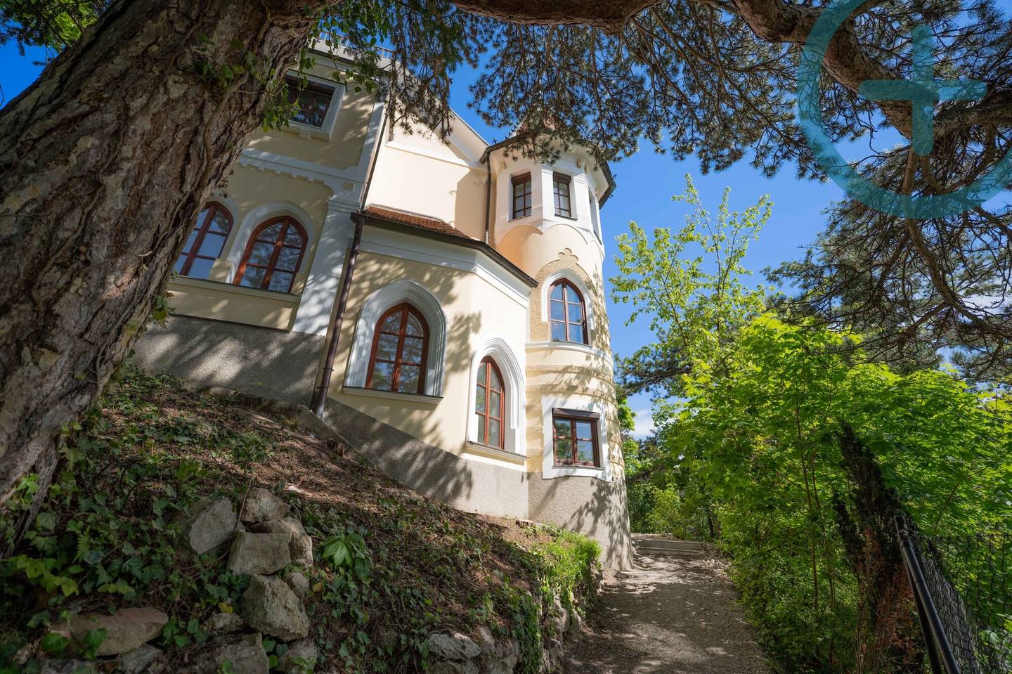 Villa with Park and Pool in Green Quiet Location