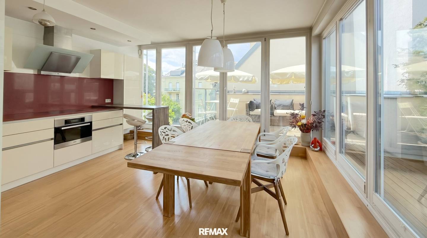 Penthouse mit Terrassen und Balkon in historischem Klosterensemble