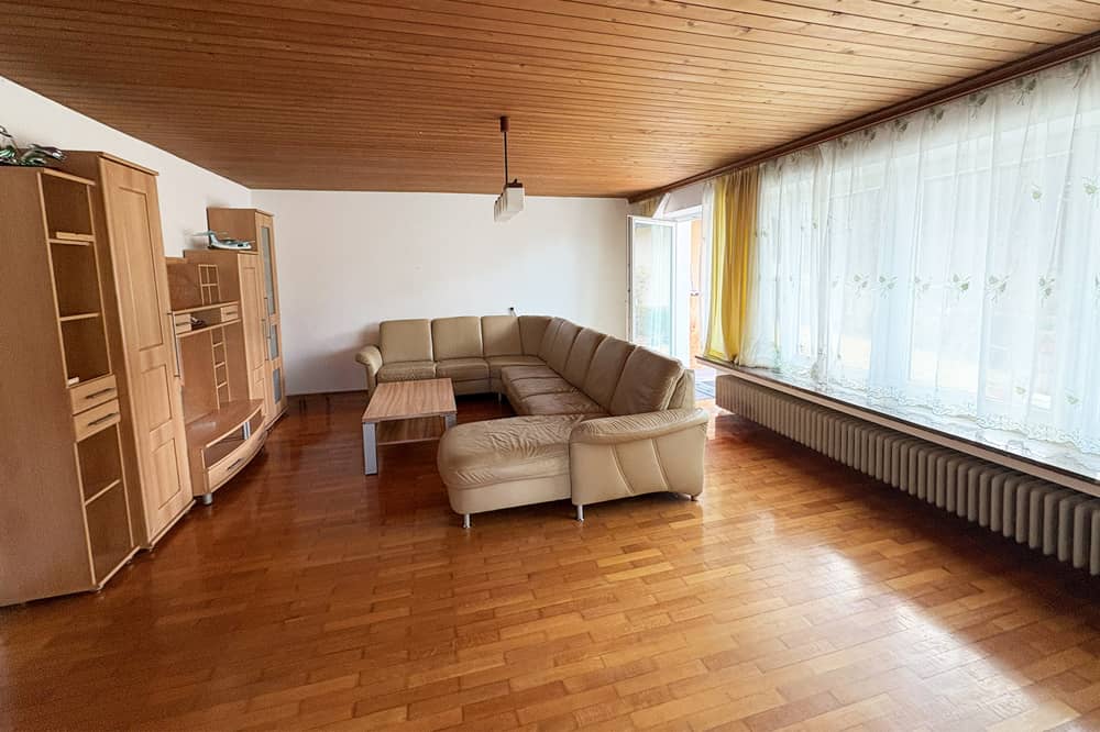 Multi-family home with two units and large garden in Gnigl