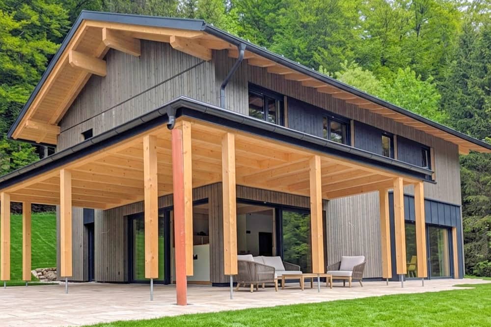 Individuelles Einfamilienhaus mit Garten und Terrassen in der Fuschlseeregion