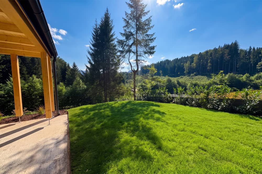 Individuelles Einfamilienhaus mit Garten und Terrassen in der Fuschlseeregion