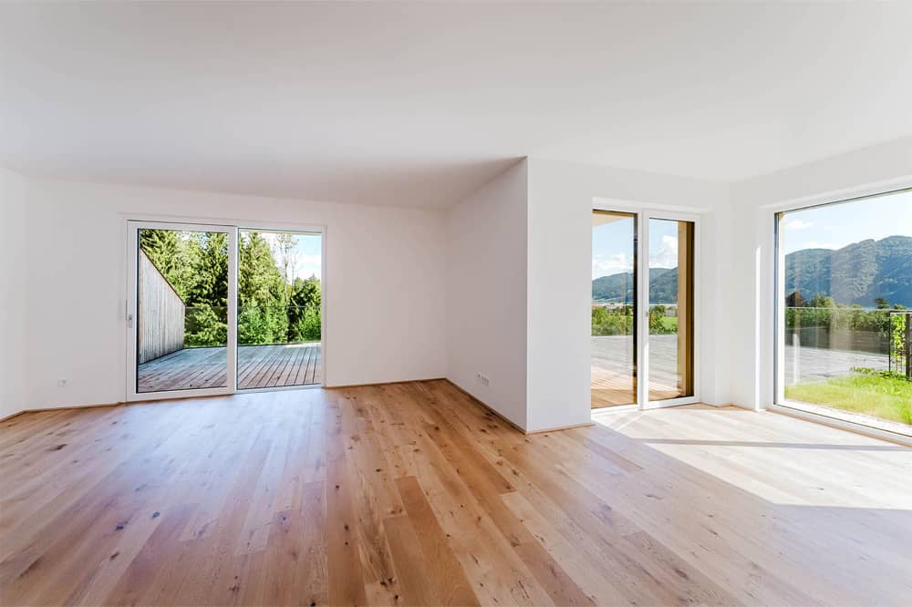 Garden apartment with lake views and two terraces