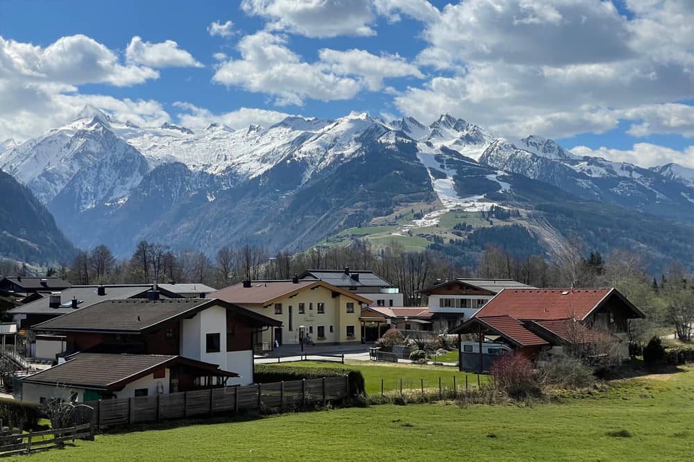 Neubau Chalet mit Sauna und Poolblick auf das Kitzsteinhorn