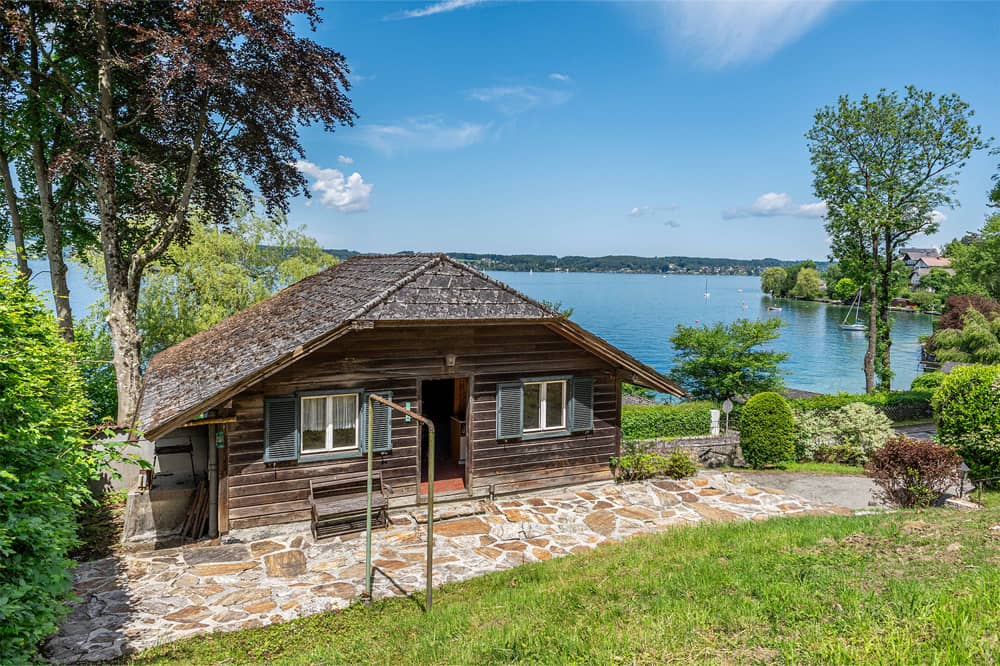 Seeliegenschaft mit Bootshaus am Attersee