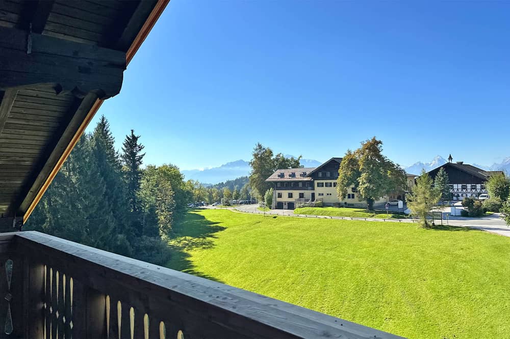 Helle Dachgeschosswohnung mit Garten am Gaisberg