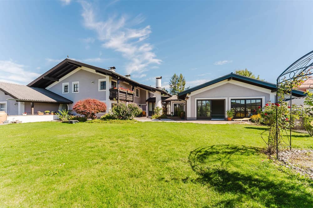 Einfamilienhaus mit Wellnessbereich und Terrasse