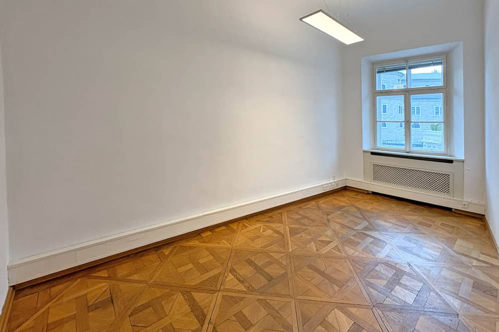 Büro mit Marmor und Parkett am Mozartplatz