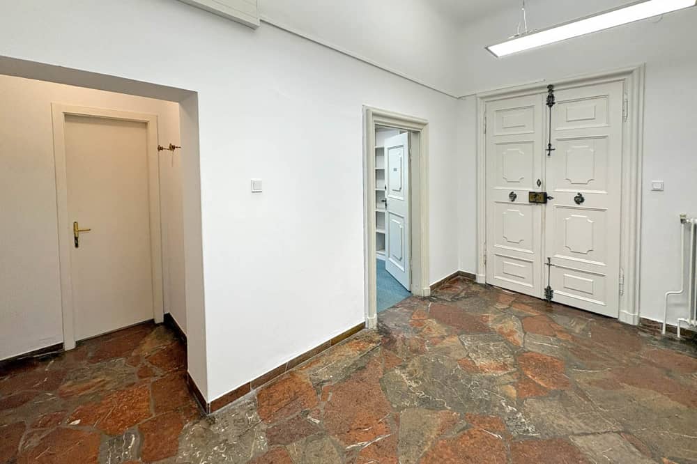Büro mit Marmor und Parkett am Mozartplatz