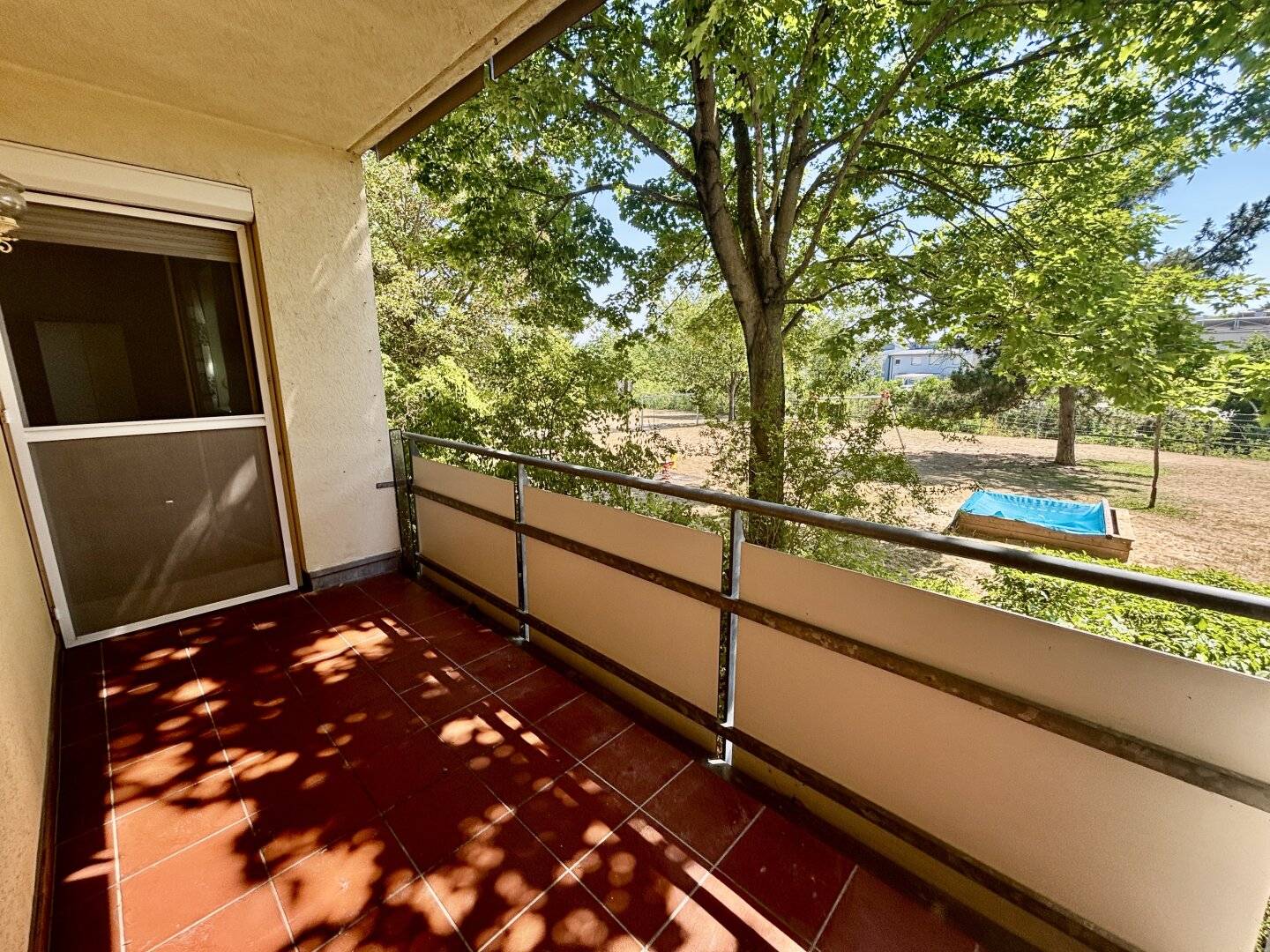 Erdgeschosswohnung mit Loggia und Schwedenofen in zentraler Ruhelage
