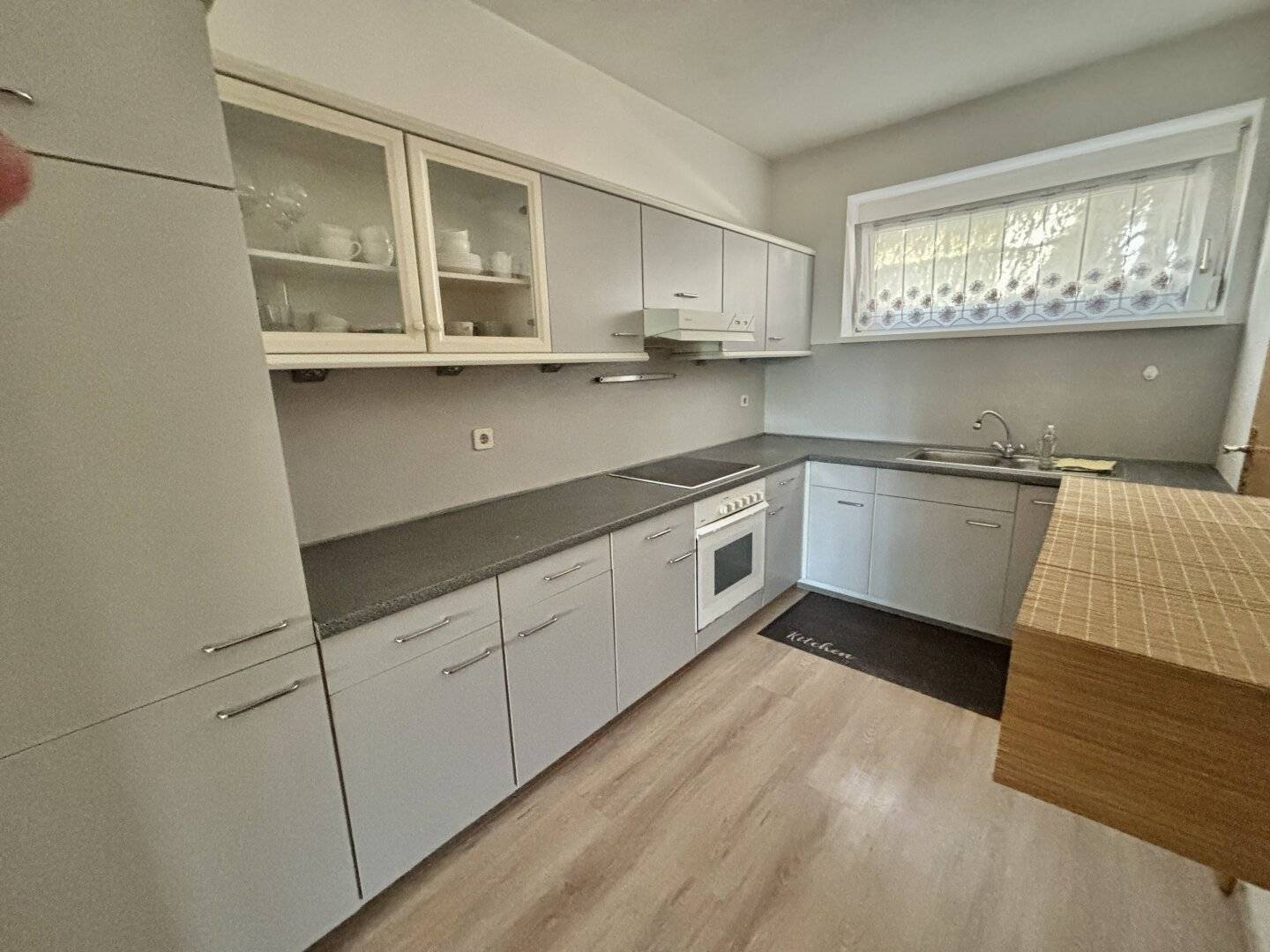 Erdgeschosswohnung mit Loggia und Schwedenofen in zentraler Ruhelage
