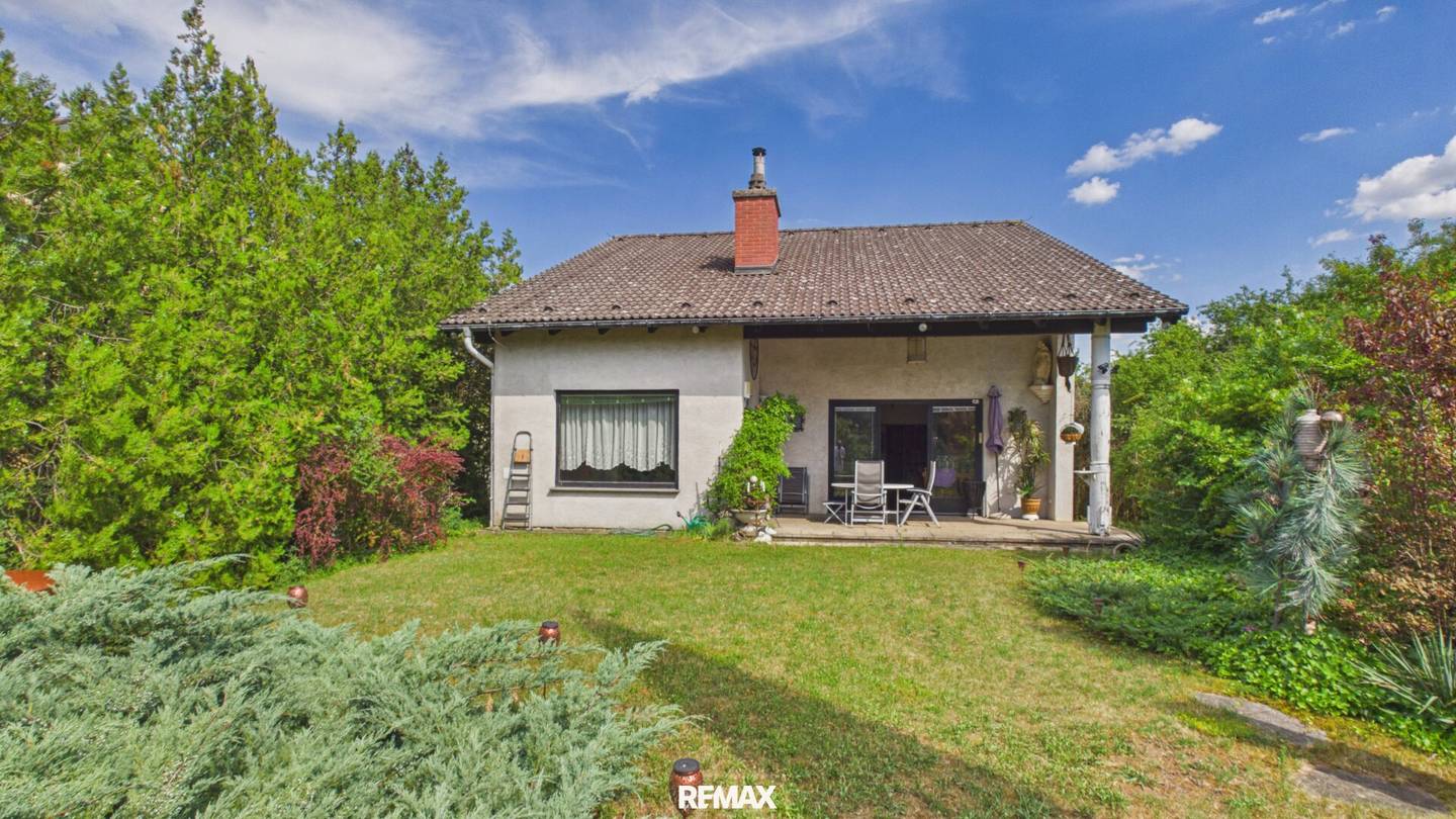 Einfamilienhaus mit Garten und Terrasse