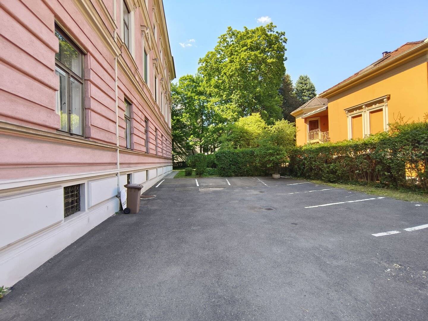 Sanierte Bürofläche mit Parkplatz in Toplage gegenüber dem LCS Leoben