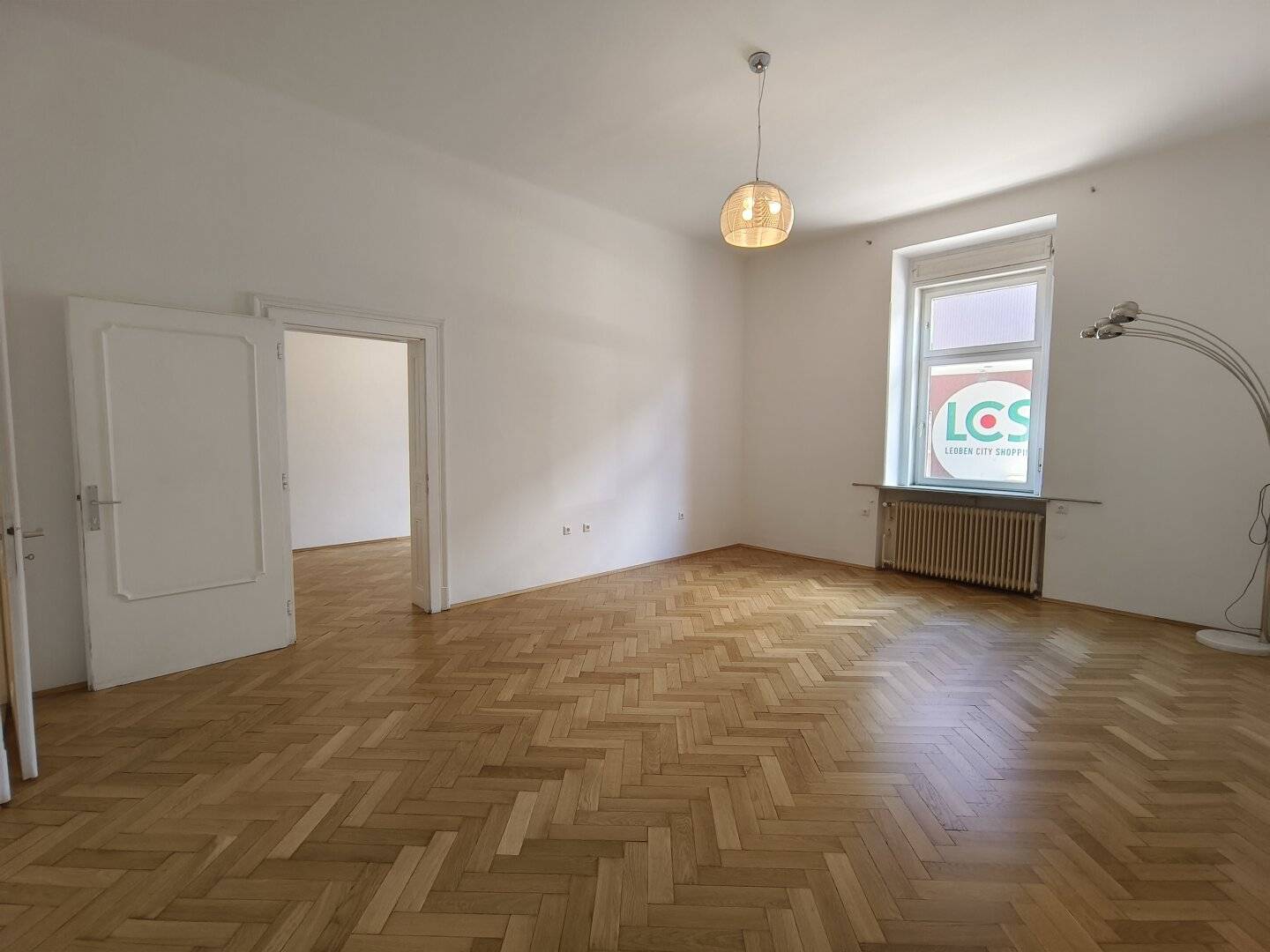 Sanierte Bürofläche mit Parkplatz in Toplage gegenüber dem LCS Leoben