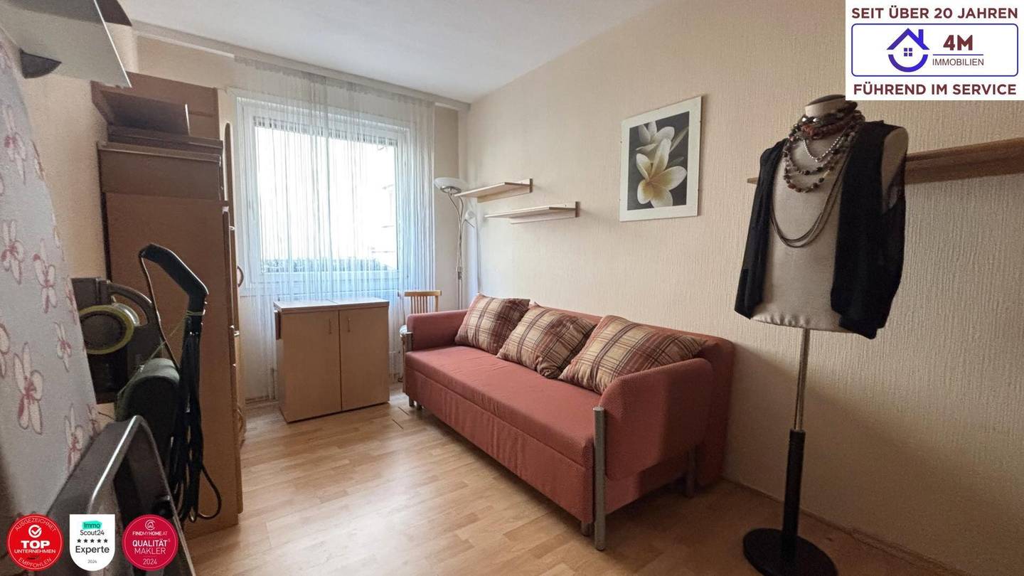 Neubauwohnung mit Loggia und Möblierung in zentraler Lage
