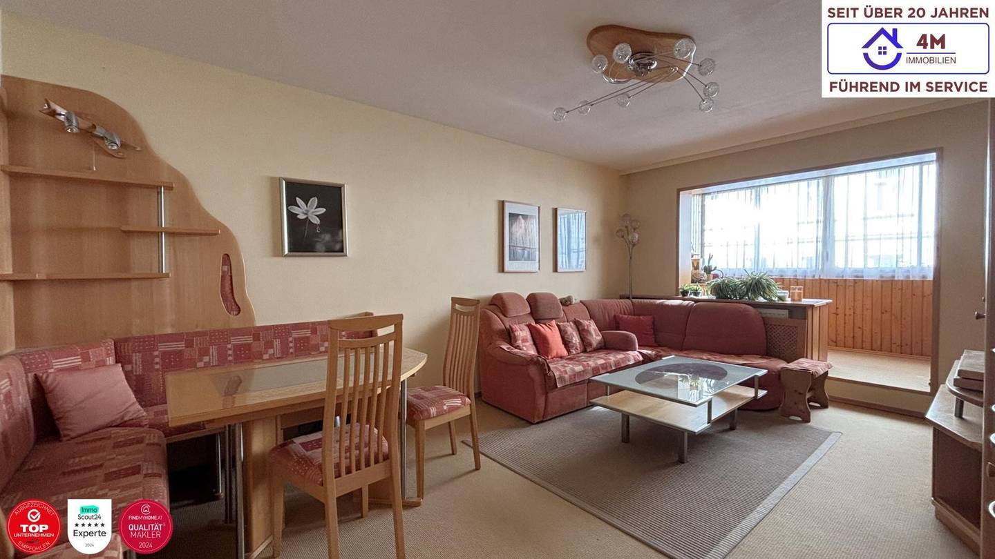 Neubauwohnung mit Loggia und Möblierung in zentraler Lage