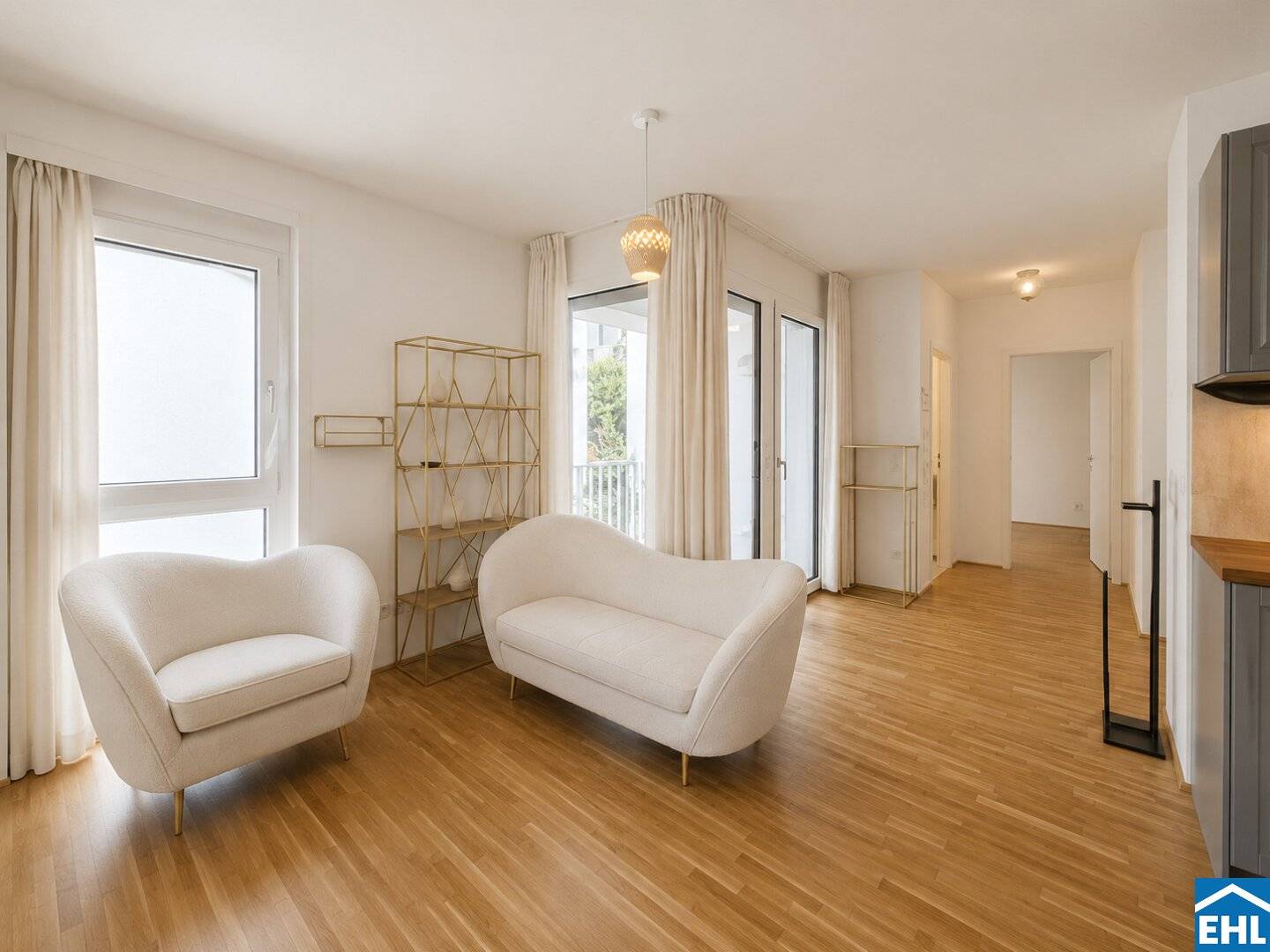 Apartment with loggia and parquet flooring near Rosenhügel