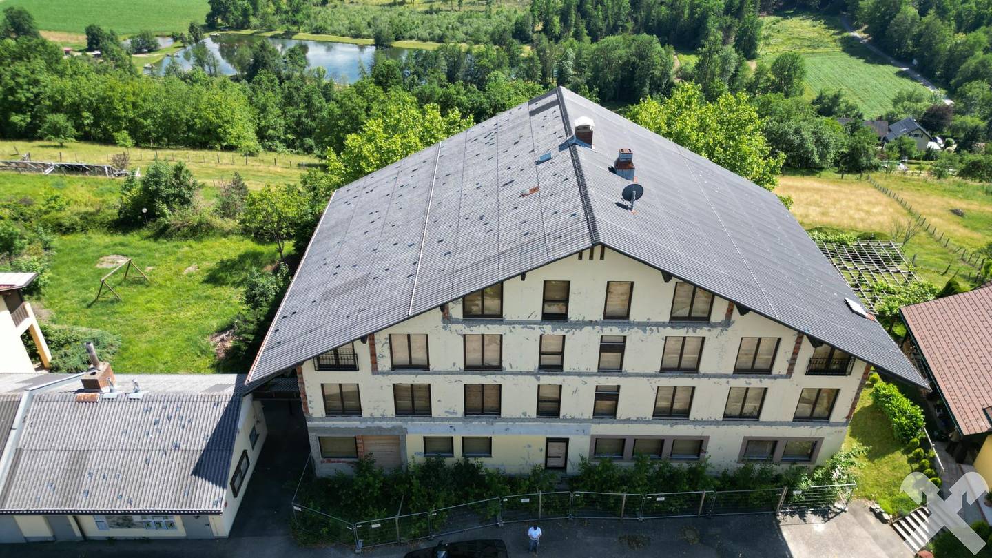 Entwicklungsprojekt mit Wellnessanlage und Photovoltaik