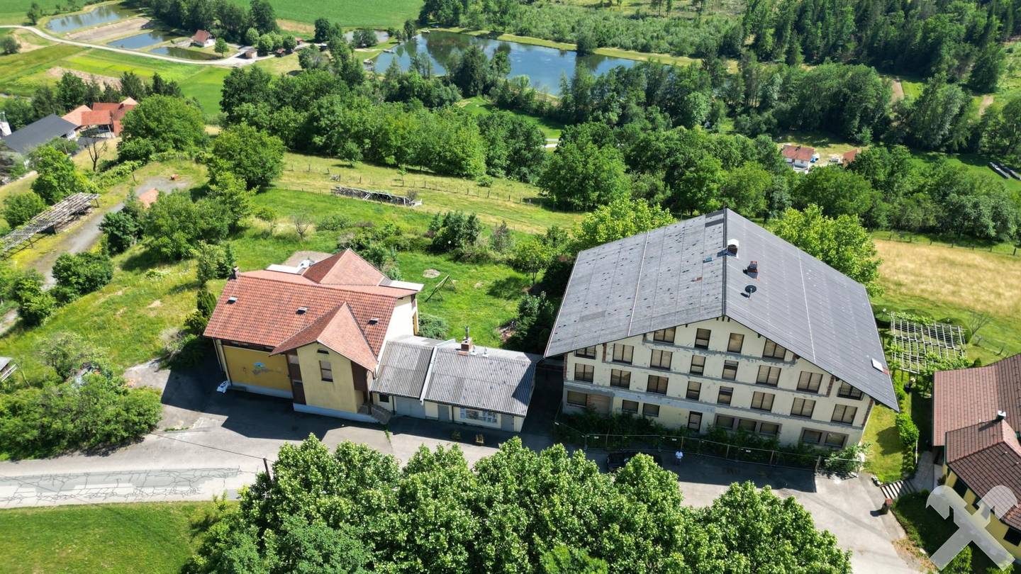 Entwicklungsprojekt mit Wellnessanlage und Photovoltaik
