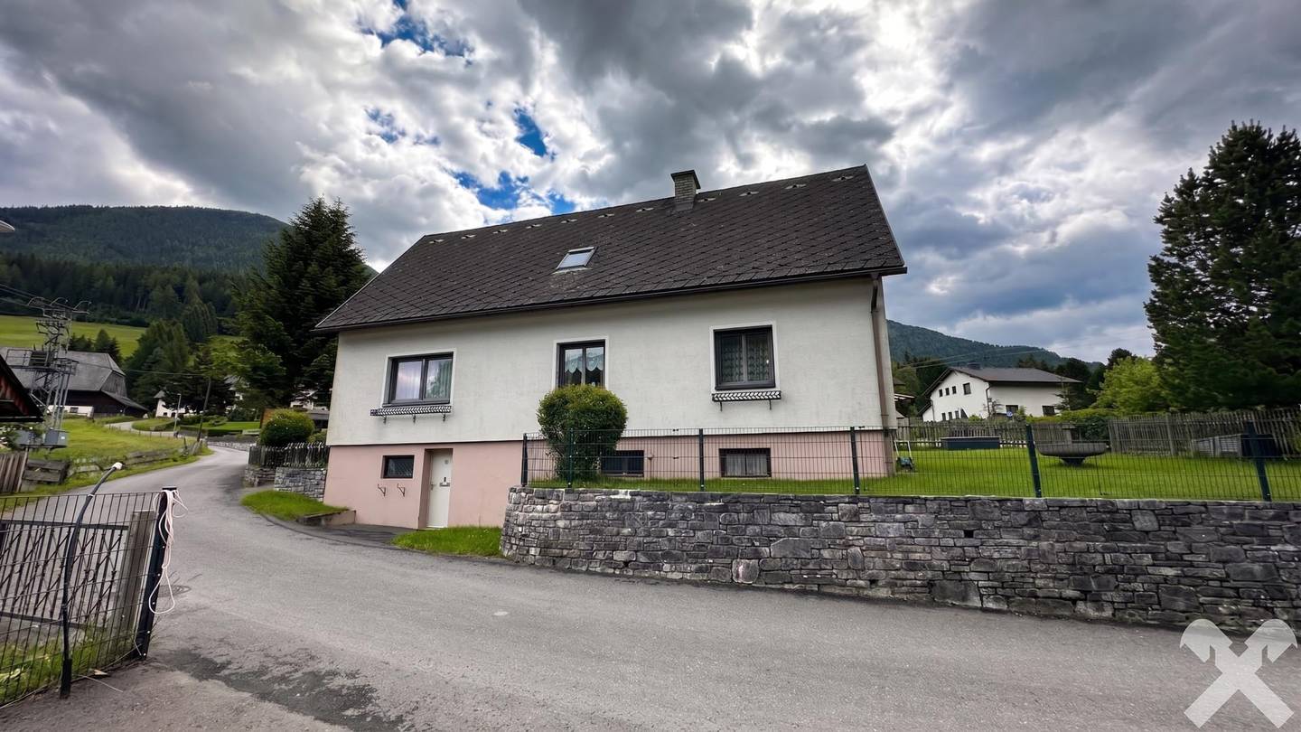 Einfamilienhaus mit Fernwärme und Doppelgarage