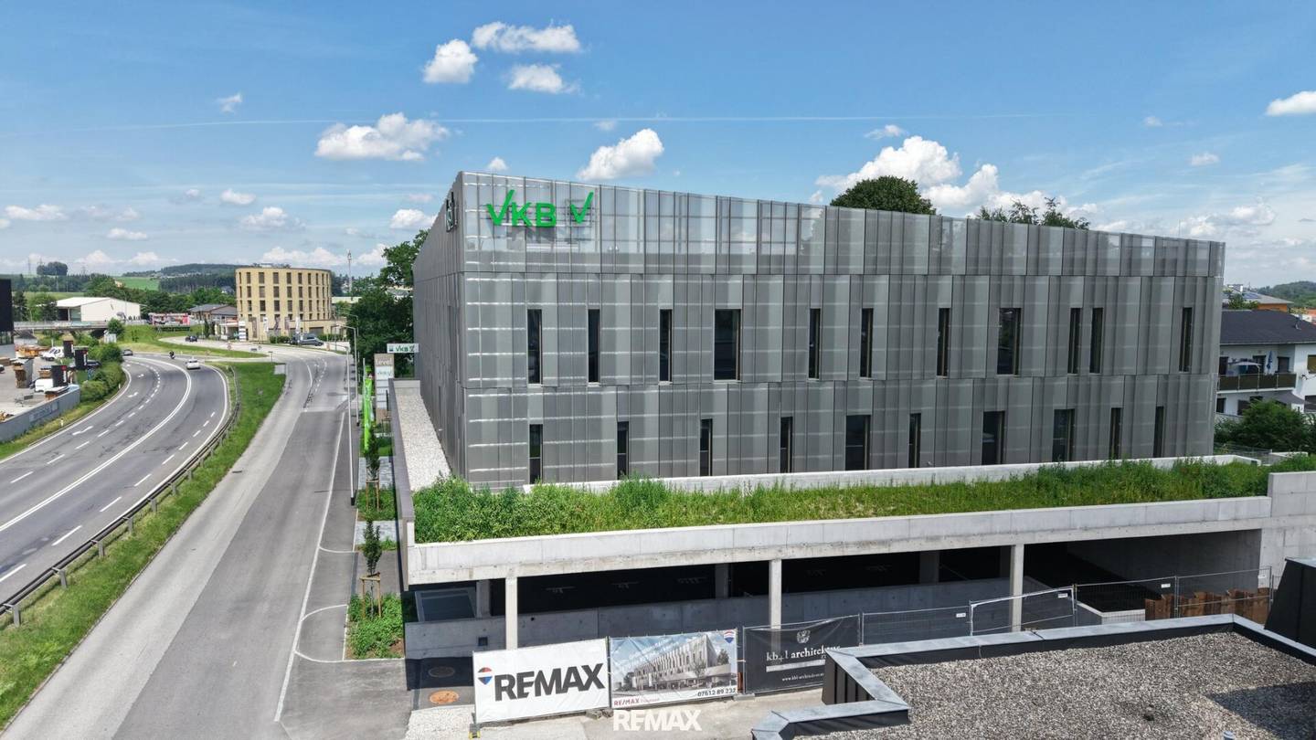Barrierefreie Praxis mit Terrasse und Aufzug in Gmunden