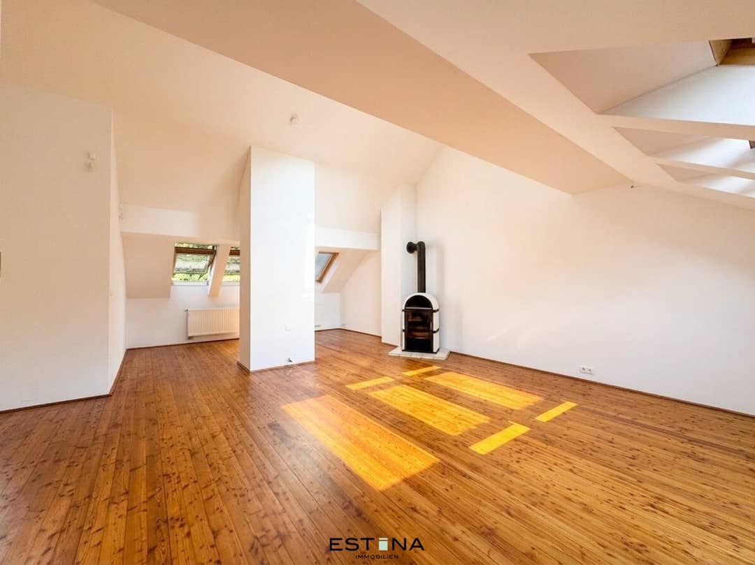 Dachgeschosswohnung mit Balkon und Kamin nahe Schönbrunn