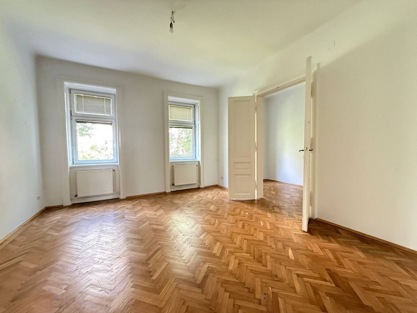 Charming Altbau apartment with balcony in Währing